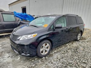 Toyota Sienna LE 3.5L 6 2014