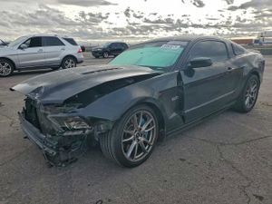 Ford Mustang GT 5.0L 8 2013