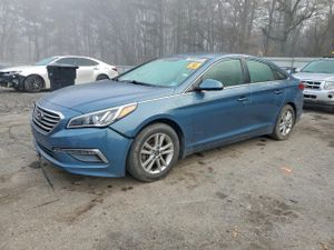 Hyundai Sonata SE 2.4L 4 2015