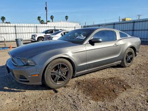 Ford Mustang 3.7L 6 2013