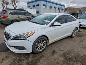 Hyundai Sonata SE 2.4L 4 2015