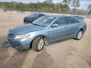 Toyota Camry BASE 2.5L 4 2011