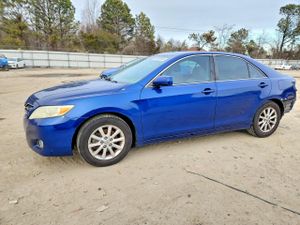 Toyota Camry BASE 2.5L 4 2011