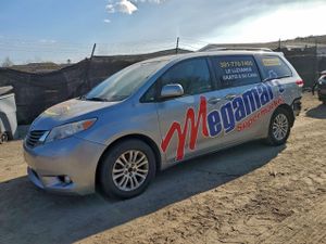 Toyota Sienna XLE 3.5L 6 2014