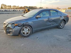 Toyota Camry BASE 2.5L 4 2010