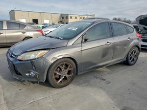 Ford Focus SE 2.0L 4 2014