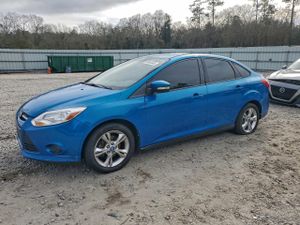 Ford Focus SE 2.0L 4 2013