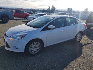 Ford Focus SE 2.0L 4 2012