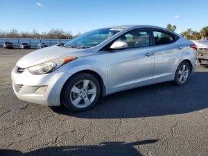 Hyundai Elantra GLS 1.8L 4 2013