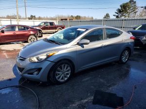 Hyundai Elantra SE 1.8L 4 2015
