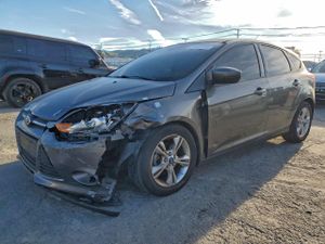 Ford Focus SE 2.0L 4 2014