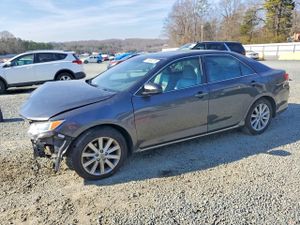 Toyota Camry SE 3.5L 6 2012