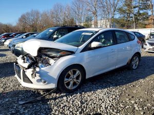 Ford Focus SE 2.0L 4 2012