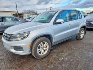 Volkswagen Tiguan S 2.0L 4 2014