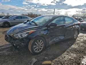 Hyundai Elantra SE 1.8L 4 2015