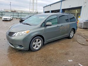 Toyota Sienna LE 3.5L 6 2014