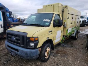 Ford Econoline E450 SUPER DUTY CUTAWAY VAN 5.4L 8 2011