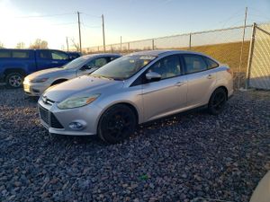Ford Focus SE 2.0L 4 2013