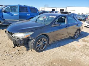 Toyota Camry LE 2.5L 4 2015