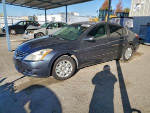 Nissan Altima BASE 2.5L 4 2012