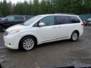 Toyota Sienna XLE 3.5L 6 2011