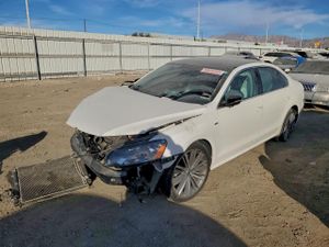 Volkswagen Passat SE 1.8L 4 2015
