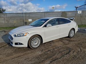 Ford Fusion SE HYBRID 2.0L 4 2013