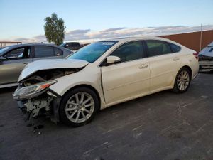 Toyota Avalon BASE 3.5L 6 2013