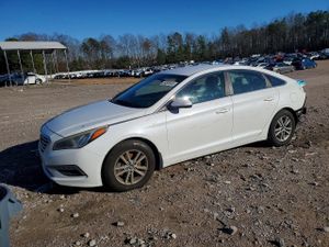 Hyundai Sonata SE 2.4L 4 2015