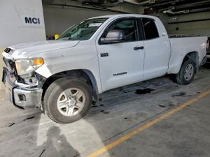Toyota Tundra DOUBLE CAB SR 5.7L 8 2015