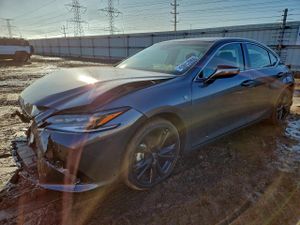 Lexus ES 300H BASE 2.5L 4 2025