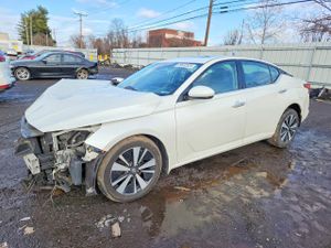 Nissan Altima SV 2.5L 4 2019