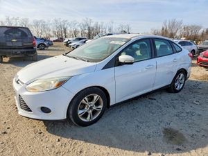 Ford Focus SE 2.0L 4 2014