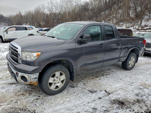 Toyota Tundra DOUBLE CAB SR5 4.6L 8 2011