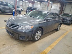 Toyota Camry BASE 2.5L 4 2011
