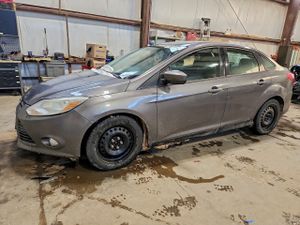 Ford Focus SE 2.0L 4 2012