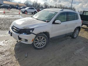 Volkswagen Tiguan S 2.0L 4 2013