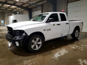 RAM 1500 ST 5.7L 8 2015