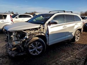 Toyota Highlander XLE 3.5L 6 2014