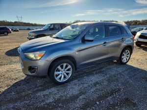 Mitsubishi Outlander SE 2.0L 4 2014