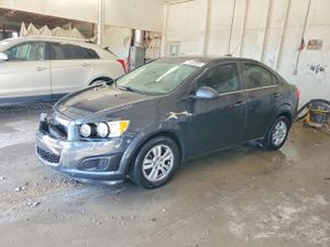 Chevrolet Aveo (Sonic) LT 1.8L 4 2015