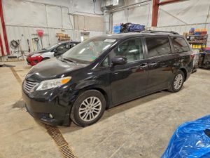 Toyota Sienna XLE 3.5L 6 2015