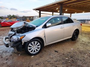 Toyota Corolla BASE 1.8L 4 2013