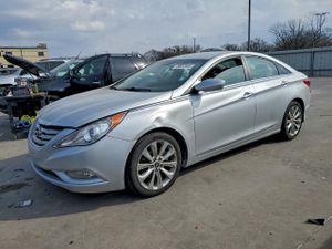 Hyundai Sonata SE 2.4L 4 2011