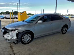 Toyota Camry BASE 2.5L 4 2011