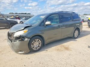 Toyota Sienna XLE 3.5L 6 2013