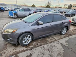 Ford Focus SE 2.0L 4 2014