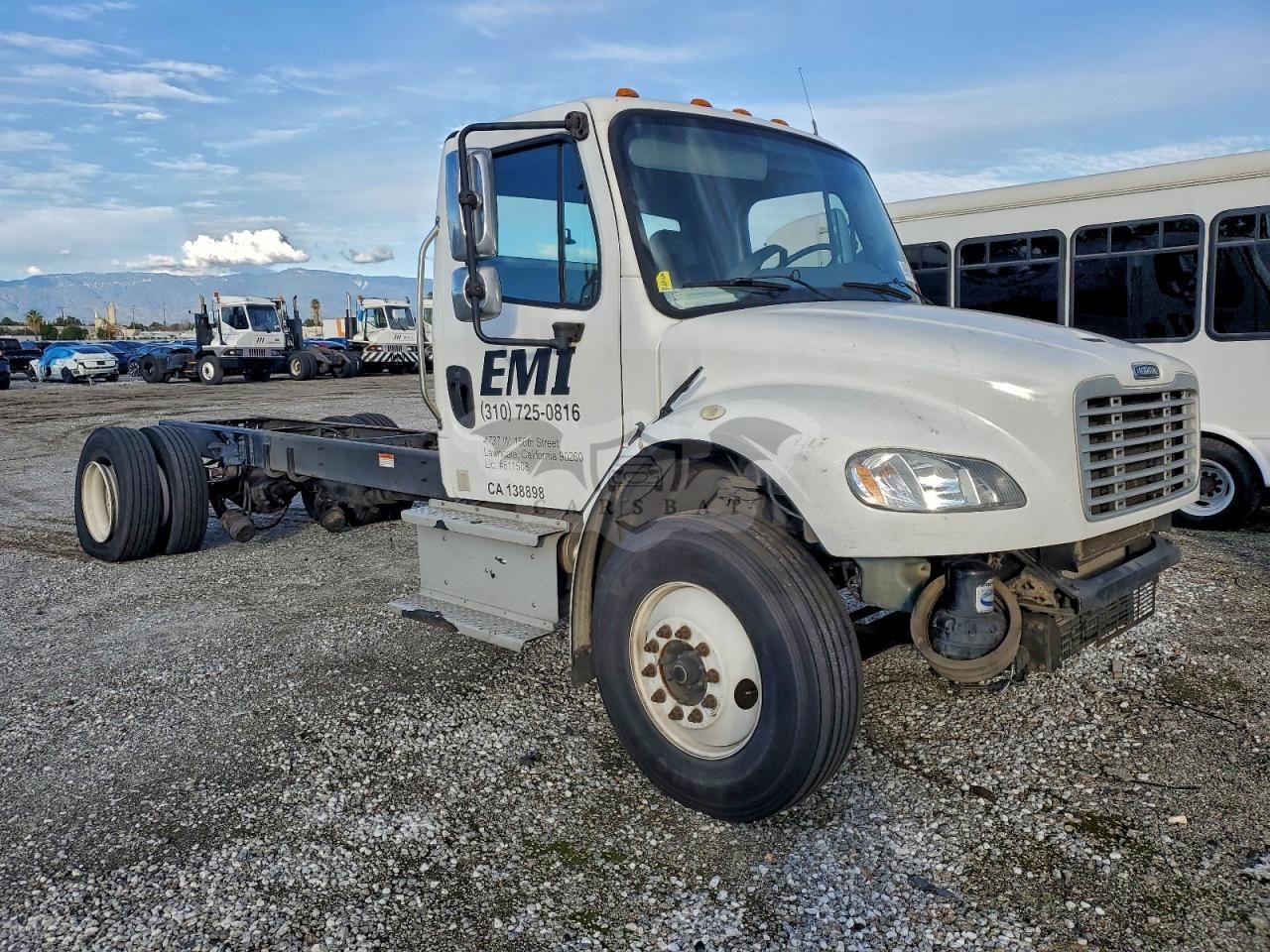 Freightliner Business Class M2 106 MEDIUM DUTY 6.7L 6 2015
