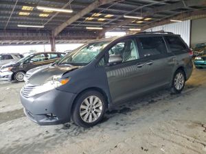 Toyota Sienna XLE 3.5L 6 2011