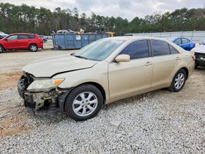 Toyota Camry BASE 2.5L 4 2011